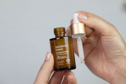 Sesderma Pielęgnacja Liftingująca ZESTAW Serum liposomowe liftingujące 30 ml + Regenerujący krem przeciwstarzeniowy 50 ml, Kartonik