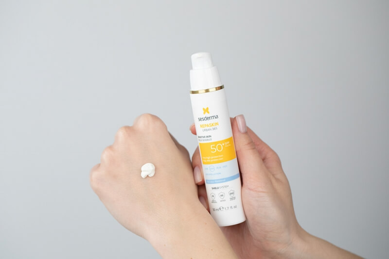 Sesderma Repaskin Urban 365 Sensitive SPF50+ Przeciwsłoneczny krem do twarzy 50 ml