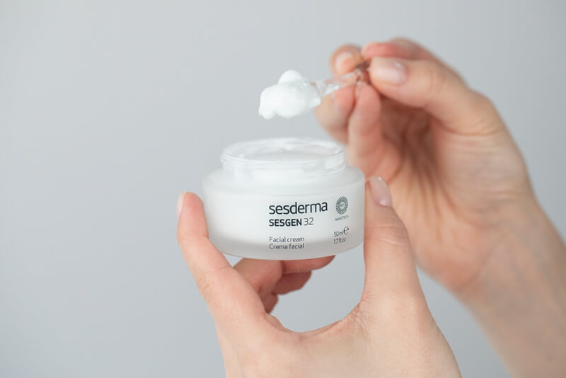 Sesderma Sesgen 32 Cream + Sesgen 32 Eye Contour Cream ZESTAW Krem odżywczy aktywujący komórki 50 ml + Krem kontur oczu 15 ml Kartonik