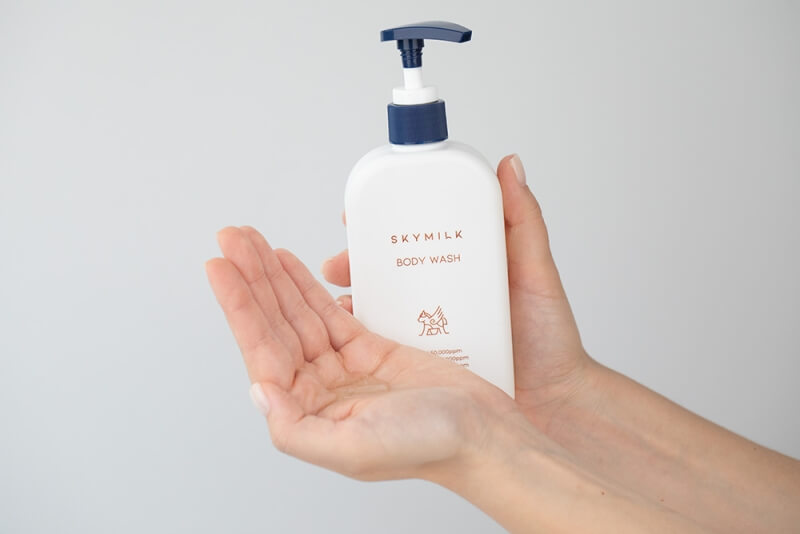 Skymilk Pro-Prebiotic Body Wash With Donkey Milk Pro-prebiotyczny żel do mycia ciała z oślim mlekiem 300 ml