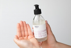 Veoli Botanica Cleaning Me Softly Nawilżająco - łagodzący żel do mycia twarzy 190 ml
