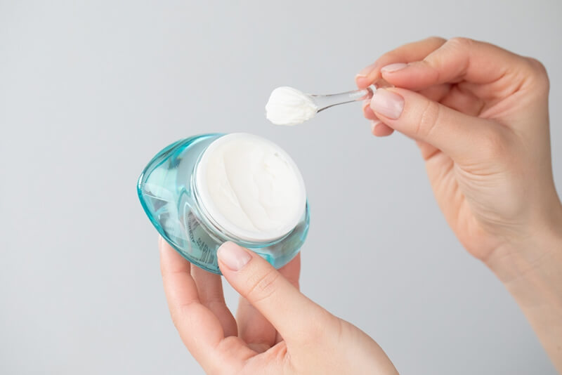 Thalgo Wrinkle Correcting Set ZESTAW Upiększający tonik 50 ml + Krem odżywczy 50 ml + Wygładzająco-przeciwzmarszczkowe płatki okolice oczu 8 x 2 szt