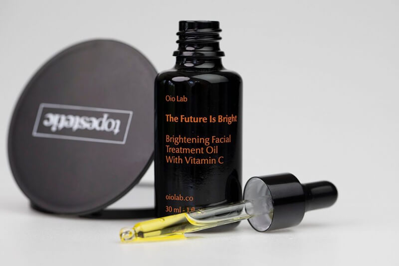 Oio Lab The Future Is Bright Kuracja rozjaśniająca z witaminą C do twarzy 30 ml