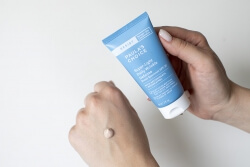 Paulas Choice Resist Perfectly Balanced Foaming Cleanser + Resist Super Light Daily Wrinkle SPF 30 ZESTAW Pianka oczyszczająco-normalizująca 30 ml + Lekki krem nawilżający z filtrem dla skóry tłustej i mieszanej 60 ml