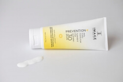 Image Skincare Daily Matte Moisturizer SPF 30 Lekki krem matujący i ochronny dla cer tłustych 91 g