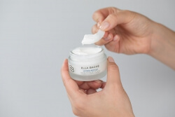 Ella Bache Glowy Skin Hyration ZESTAW Intensywna esencja mikro-peelingująca 125 ml + Hialuronowy krem nawilżająco-wypełniający 50 ml