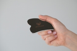 Crystallove Masażer do Twarzy + Cryo Ice Gua Sha ZESTAW Masażer liftingujący 1 szt. + Gua sha ze stali nierdzewnej 1 szt