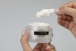Selvert Thermal Peptide Coffret ZESTAW Zagęszczający krem liftingujący 50 ml + Zagęszczające serum liftingujące 30 ml