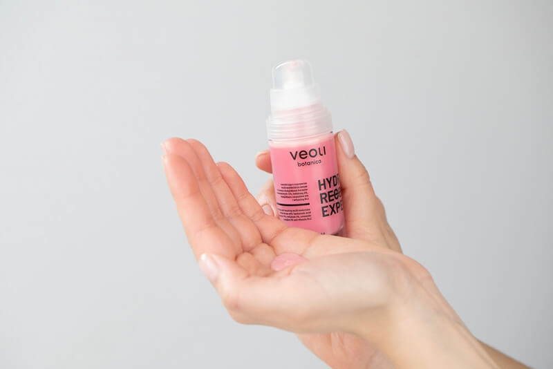 Veoli Botanica Hydra Recovery Expert Nawadniająco-naprawcze multi-molekularne serum do twarzy 30 ml