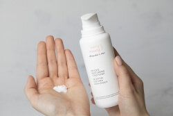Eeny meeny Hair Box ZESTAW Polecany do pielęgnacji skóry bardzo wrażliwej, atopowej i normalnej 200 ml + Do pielęgnacji skóry bardzo wrażliwej, atopowej i normaln