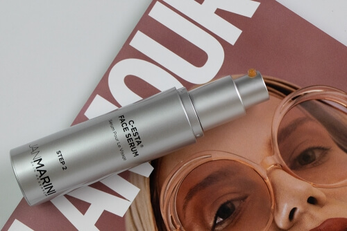 Serum z witaminą C: ten kosmetyk podbił już serca wielu kobiet