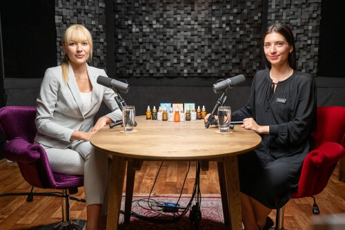 Dlaczego warto stosować serum do twarzy? -  topestetic i Justyna Gogula