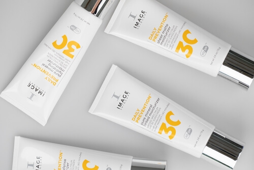 Ochronę przeciwsłoneczną stosujemy przez cały rok. Wybrałyśmy najlepsze kosmetyki z filtrami marki Image Skincare.