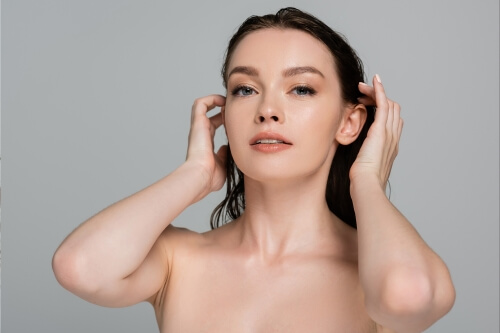 Najlepszy peeling do skóry głowy – kompletny przewodnik: rodzaje, korzyści, dobór i stosowanie