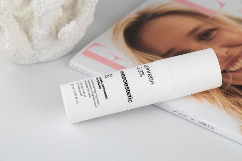 Retinol stosowany wiosną i latem - dowiedz się, jak ułożyć bezpieczną kurację