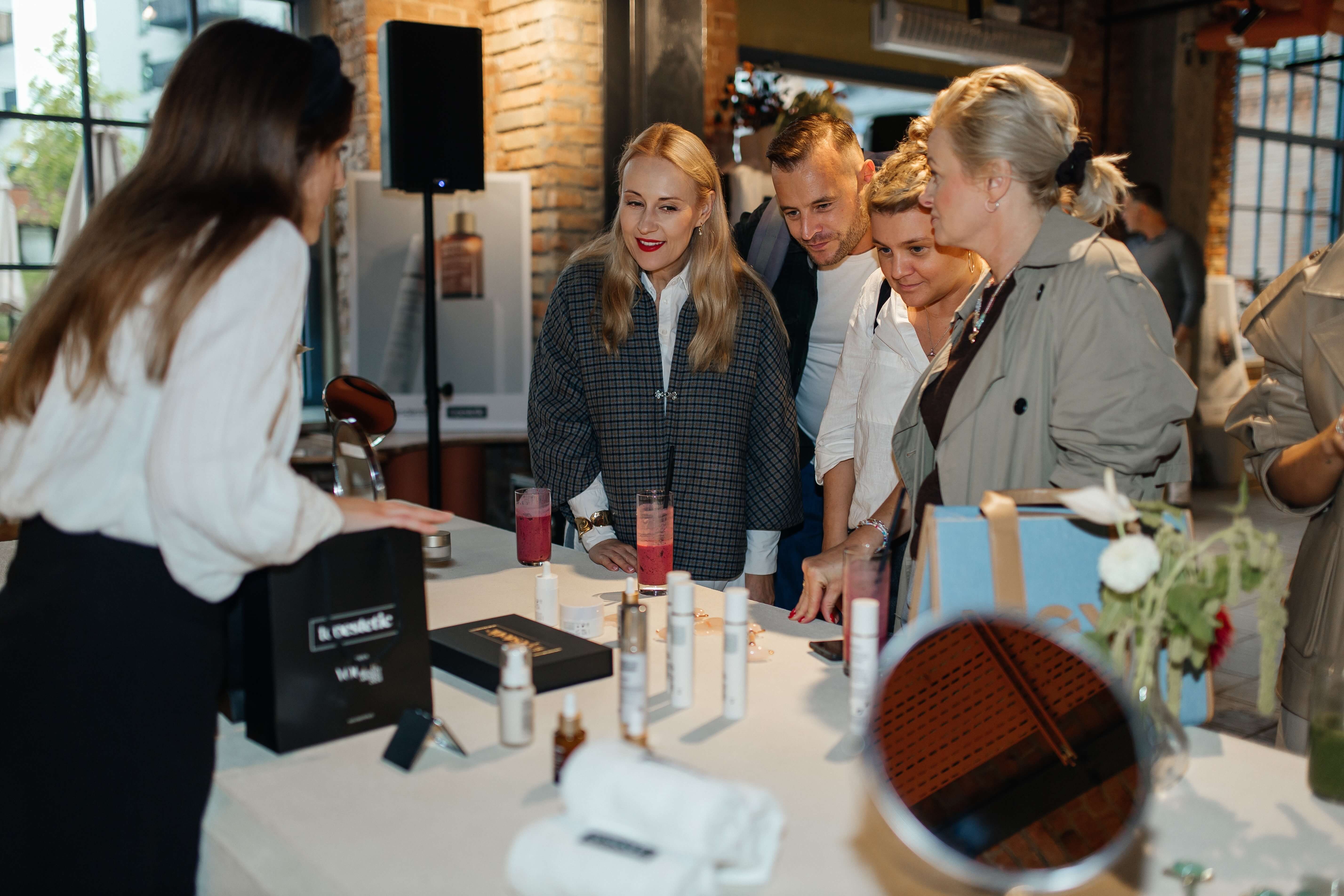 10 lat innowacji i pasji do pielęgnacji – jubileusz Topestetic x Sesderma