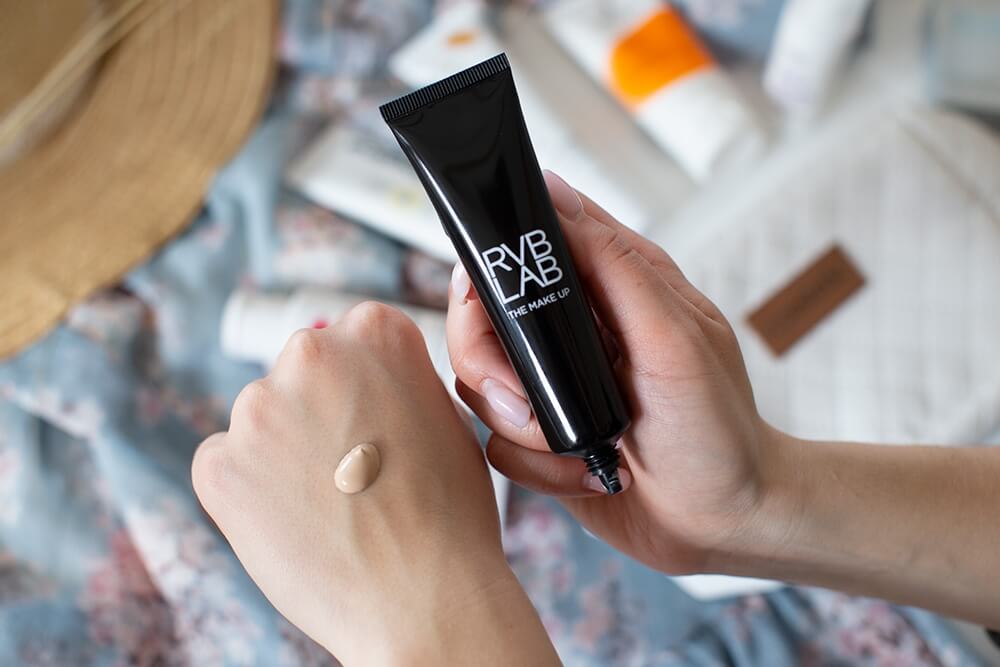 RVB LAB Make Up Illuminating Light Foundation 31 Lekki podkład rozświetlający (nr 31) 30 ml