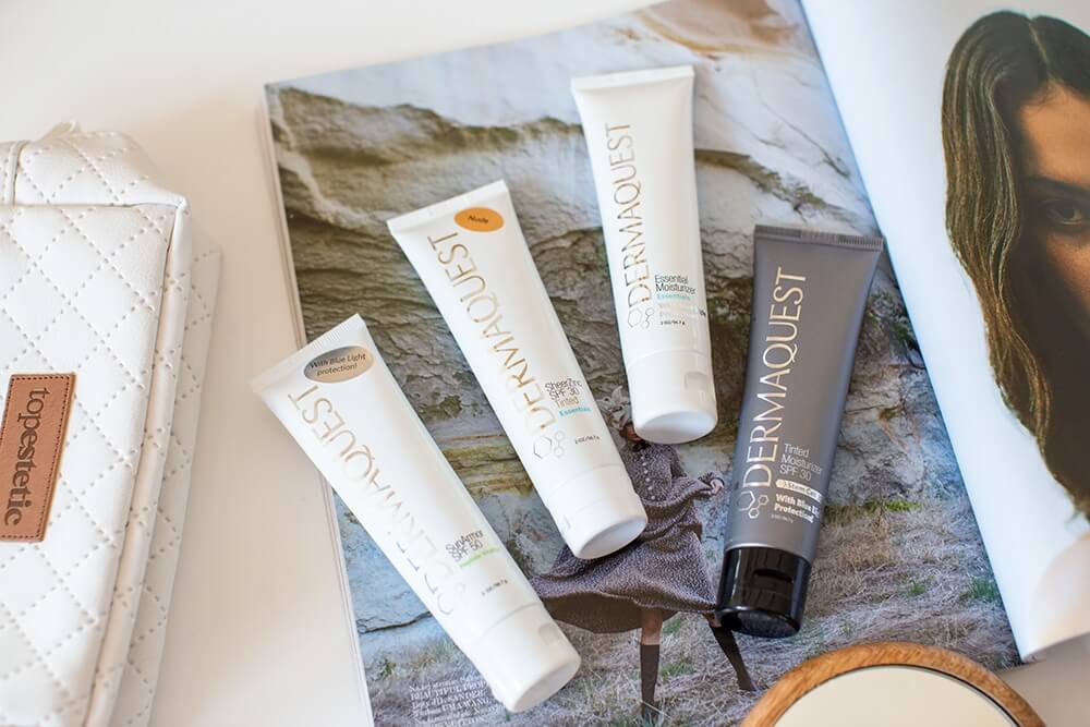 Dermaquest 3D Tinted Moisturizing Broad Spectrum SPF 30 Trójwymiarowy, ekskluzywny krem fotoprotekcyjny o pełnym spektrum ochrony 57 gDermaquest Sheer Zinc Tinted Broad Spectrum SPF 30 Nude Terapeutyczny krem BB z cynkiem 57 mlDermaquest SunArmor SPF 50 Peptydowo-przeciwstarzeniowy krem z najwyższą ochroną mineralną 57 mlDermaquest Essential Moisturizer New Kojący krem nawilżająco-odżywczy 56,7 g