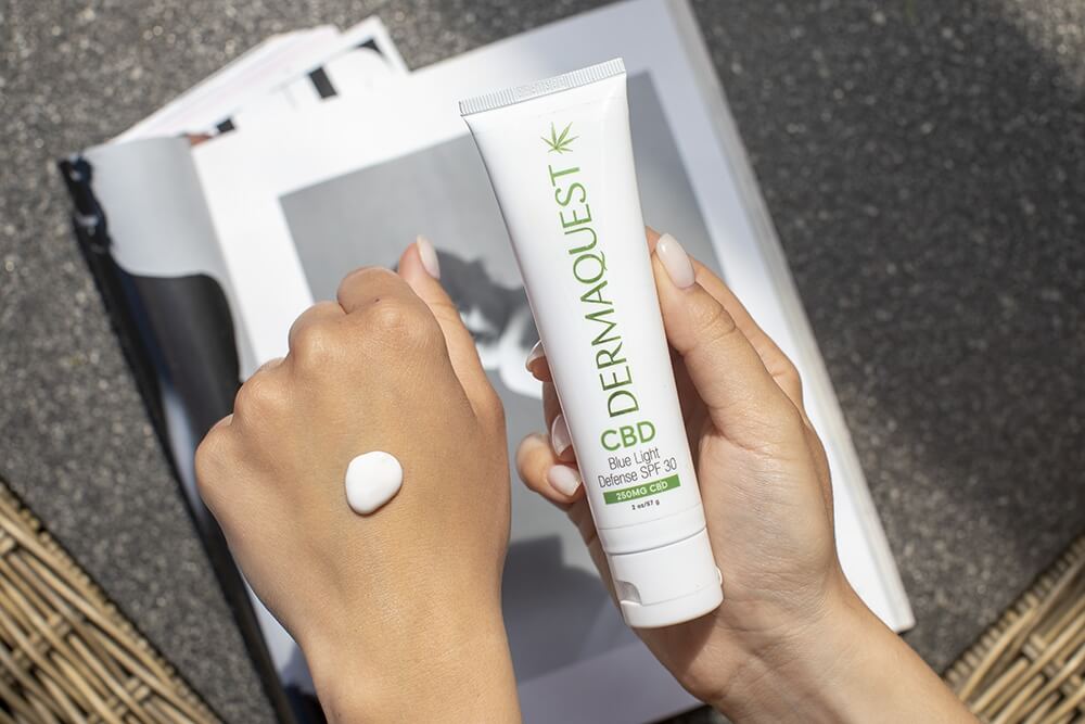 Dermaquest CBD Blue Light Defense SPF30 Krem fotoprotekcyjny z ochroną hev 57 g