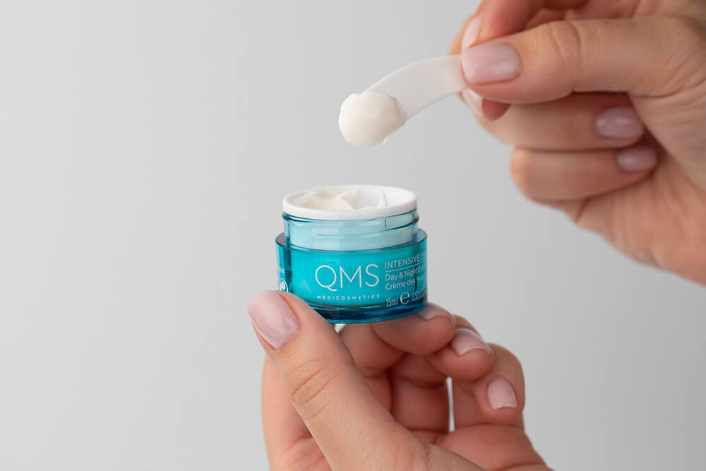 QMS Age Prevent Intensive Eye Cream Liftingujący krem na okolice oka z peptydami 15 ml