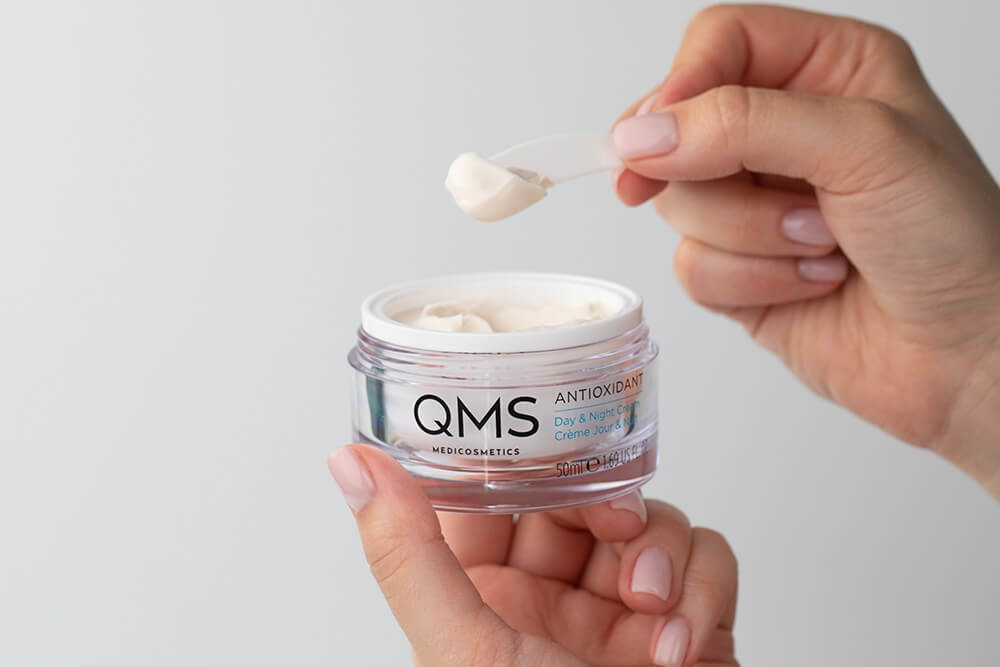 QMS Antioxidant Day And Night Cream Przeciwzmarszczkowy krem antyoksydacyjny 50 ml