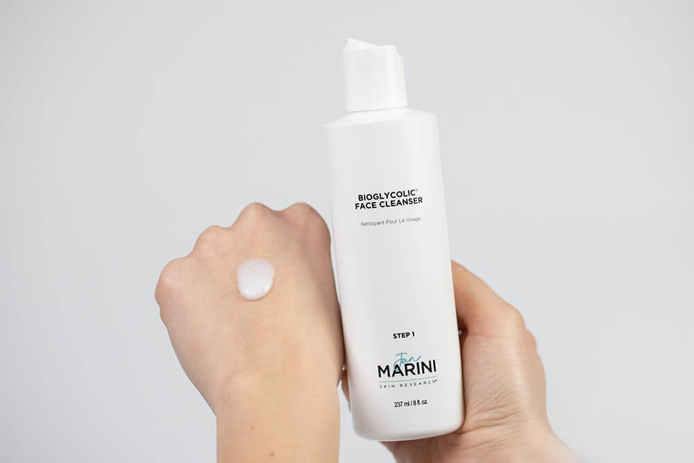 Jan Marini Bioglycolic® Face Cleanser Emulsja do mycia twarzy z kwasem glikolowym 237 ml