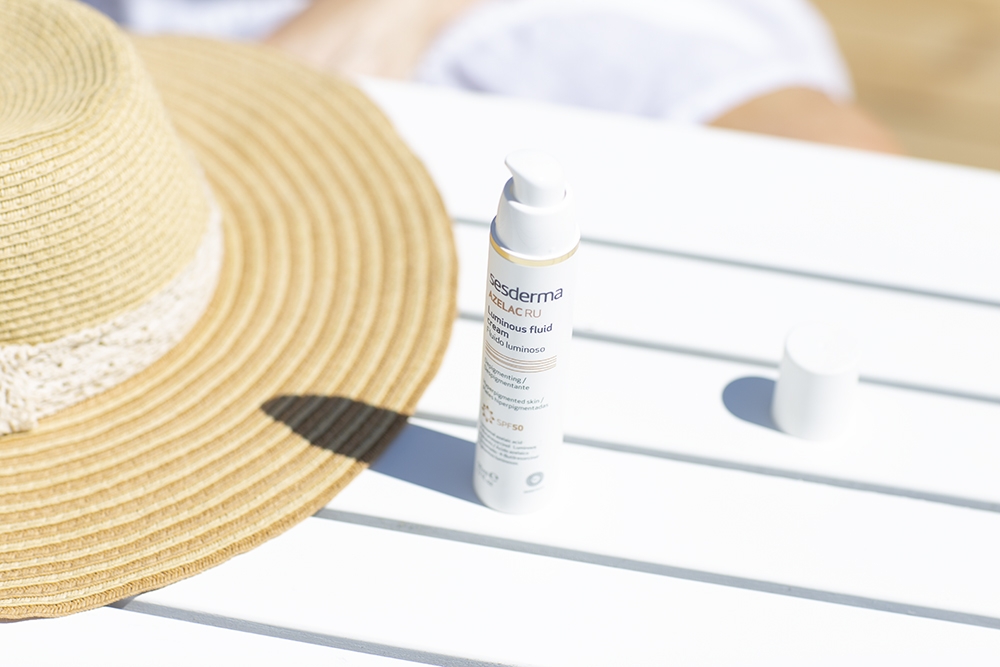 Sesderma Azelac RU Luminous Fluid Cream Emulsja rozświetlająca SPF 50 50 ml