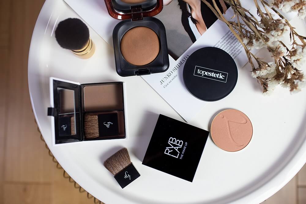 Bikor Egyptische Erde Bikor Ziemia Egipska 13 gUnd Gretel Sunne Lifting Modellage Powder Puder do konturowania i modelowania (kolor Wide) 13 gJane Iredale PurePressed Base Mineral Foundation SPF 20 Refill Mineralny puder prasowany (kolor Golden Glow) wkład 9,9 gRVB LAB Make Up Tanning Cake Bronzer (nr 12) 9 g