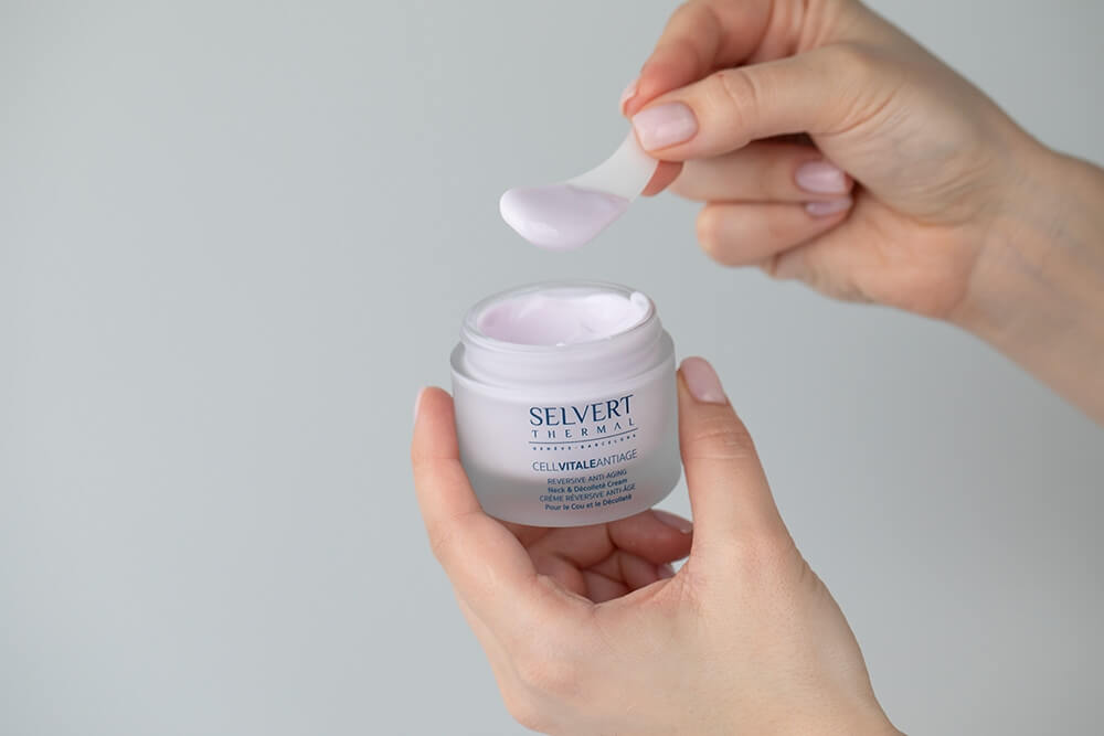 Selvert Thermal Cell Vitale Reversive Anti Aging Neck and Décolleté Krem na szyję i dekolt 50 ml