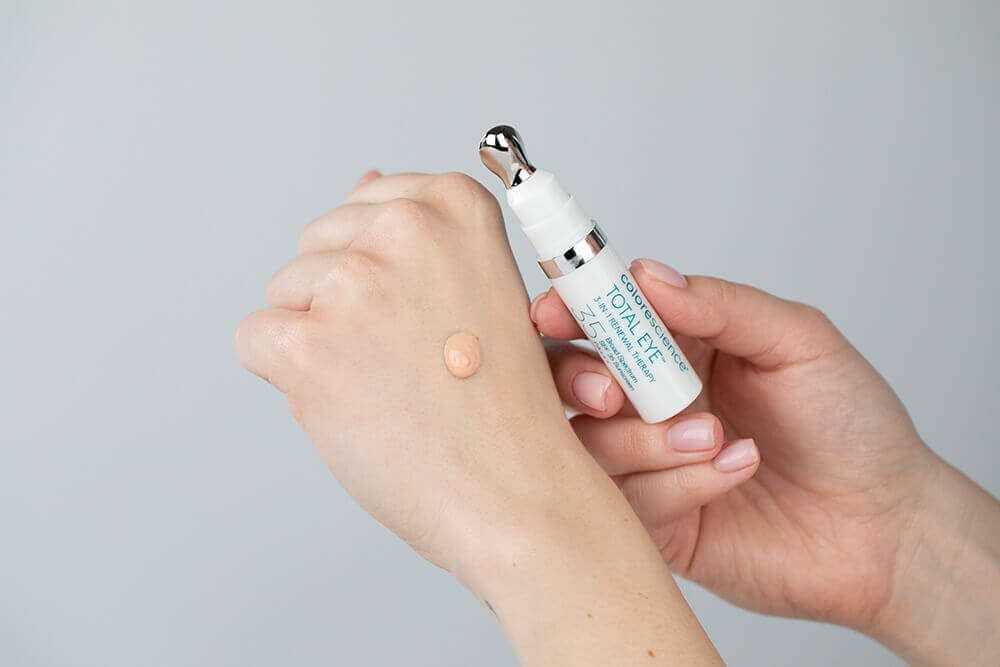 Colorescience Total Eye SPF 35 Korektor pod oczy 3 w 1 (kolor Medium) 7 ml