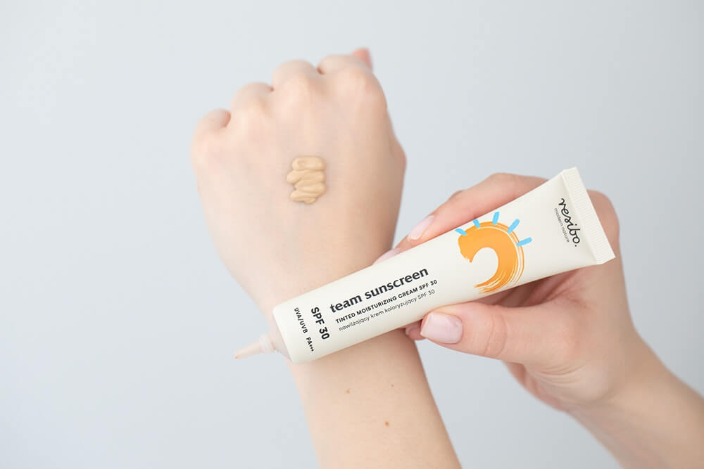 Resibo Team Sunscreen SPF 30 Nawilżający krem koloryzujący SPF 30 40 ml