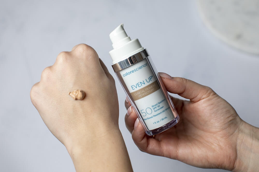 Colorescience Even Up SPF 50 Produkt 3 w 1 rozjaśnianie, korygowanie i ochrona 30 ml
