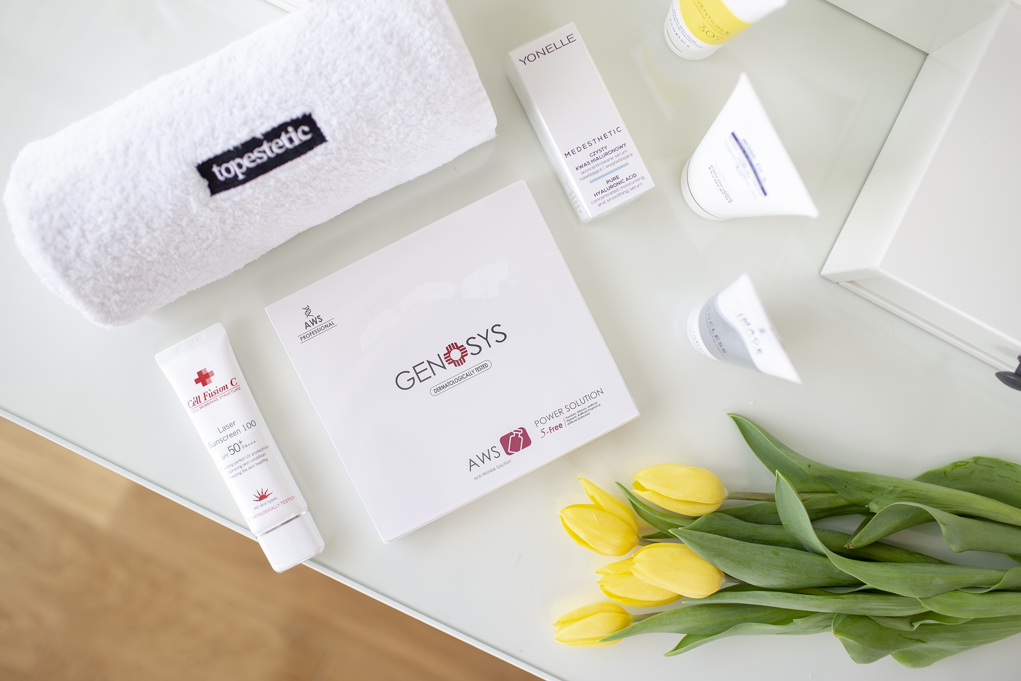 Genosys Skin Depigmenting & Whitening Solution SWS Koktajl wybielający, regulujący hiperpigmentację SWS 10x2 mlYonelle Medesthetic Pure Hyaluronic Acid Czysty kwas hialuronowy 30 mlCell Fusion C Laser Sunscreen 100 SPF 50+/PA+++ Filtr przeciwsłoneczny 50 mlBiologique Recherche Masque VIP o2 Uniwersalna maska dotleniająca 100 ml