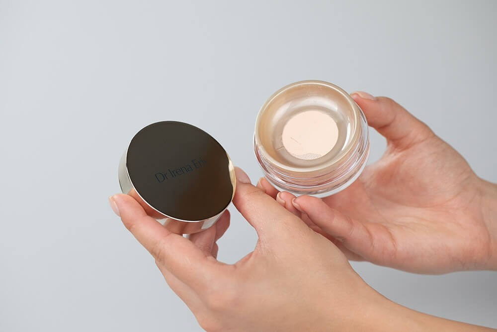 Dr Irena Eris Matt and Blur Make-Up Fixer Transparentny puder utrwalający makijaż 10 g