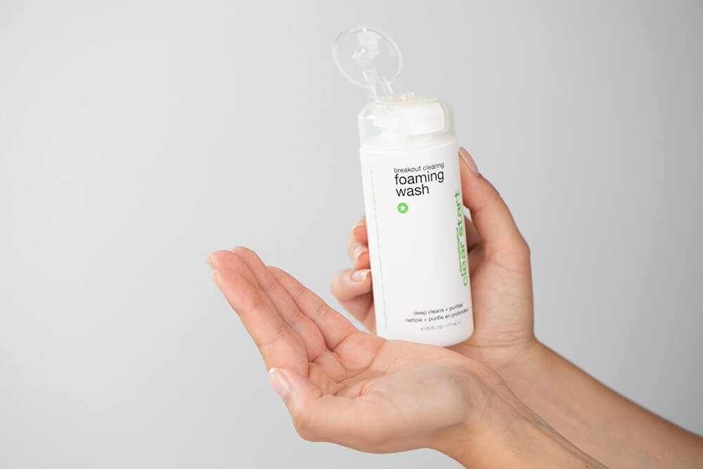 Dermalogica Breakout Clearing Foaming Wash Oczyszczający i odświeżający żel do mycia twarzy dla cer młodych 177 ml