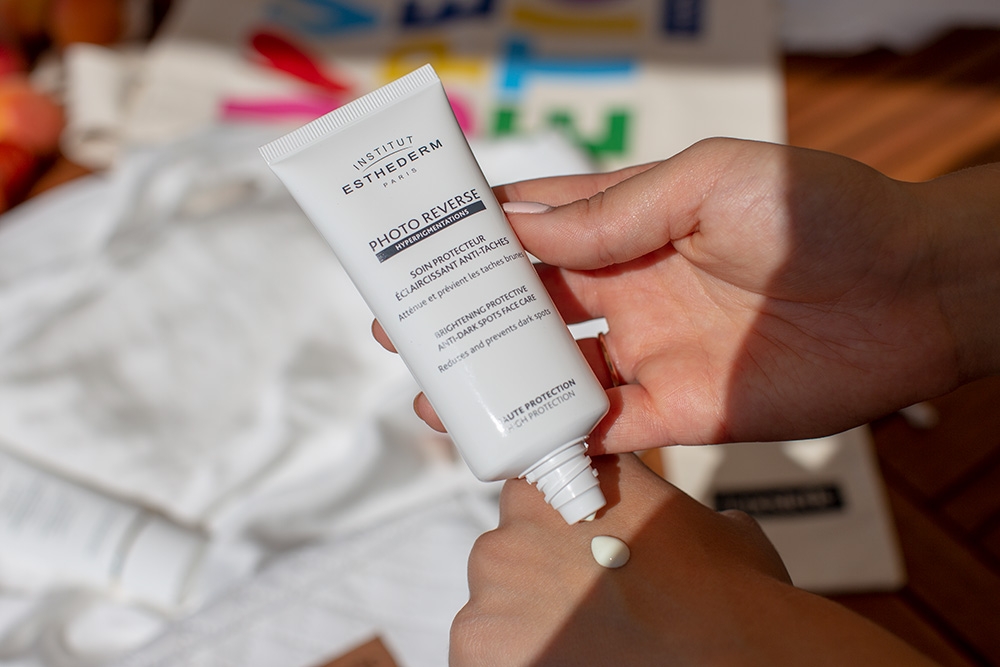 Esthederm Photo Reverse Rozjaśniająco-ochronny krem do skóry z przebarwieniami 50 ml