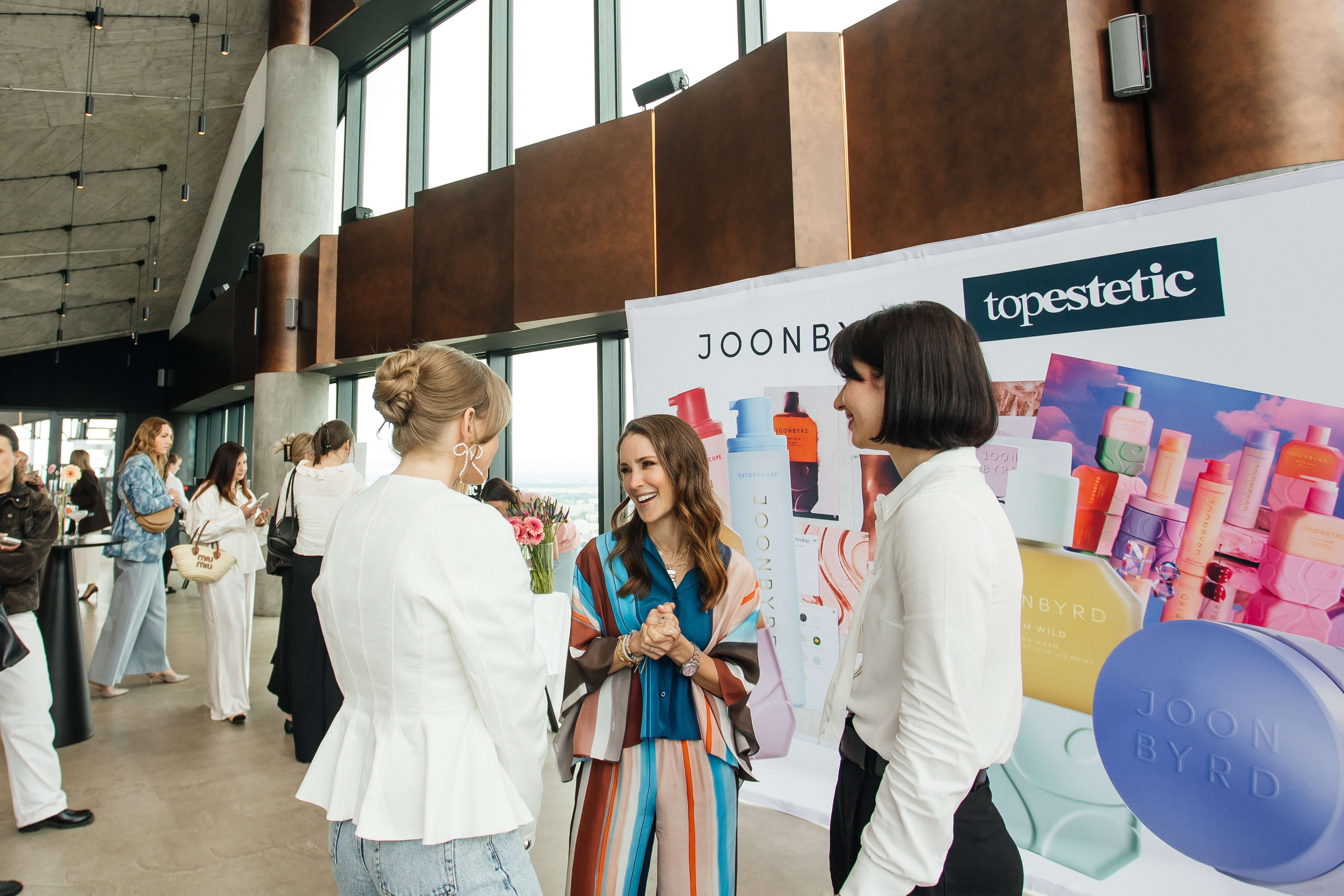 Event Topestetic i marki Joonbyrd