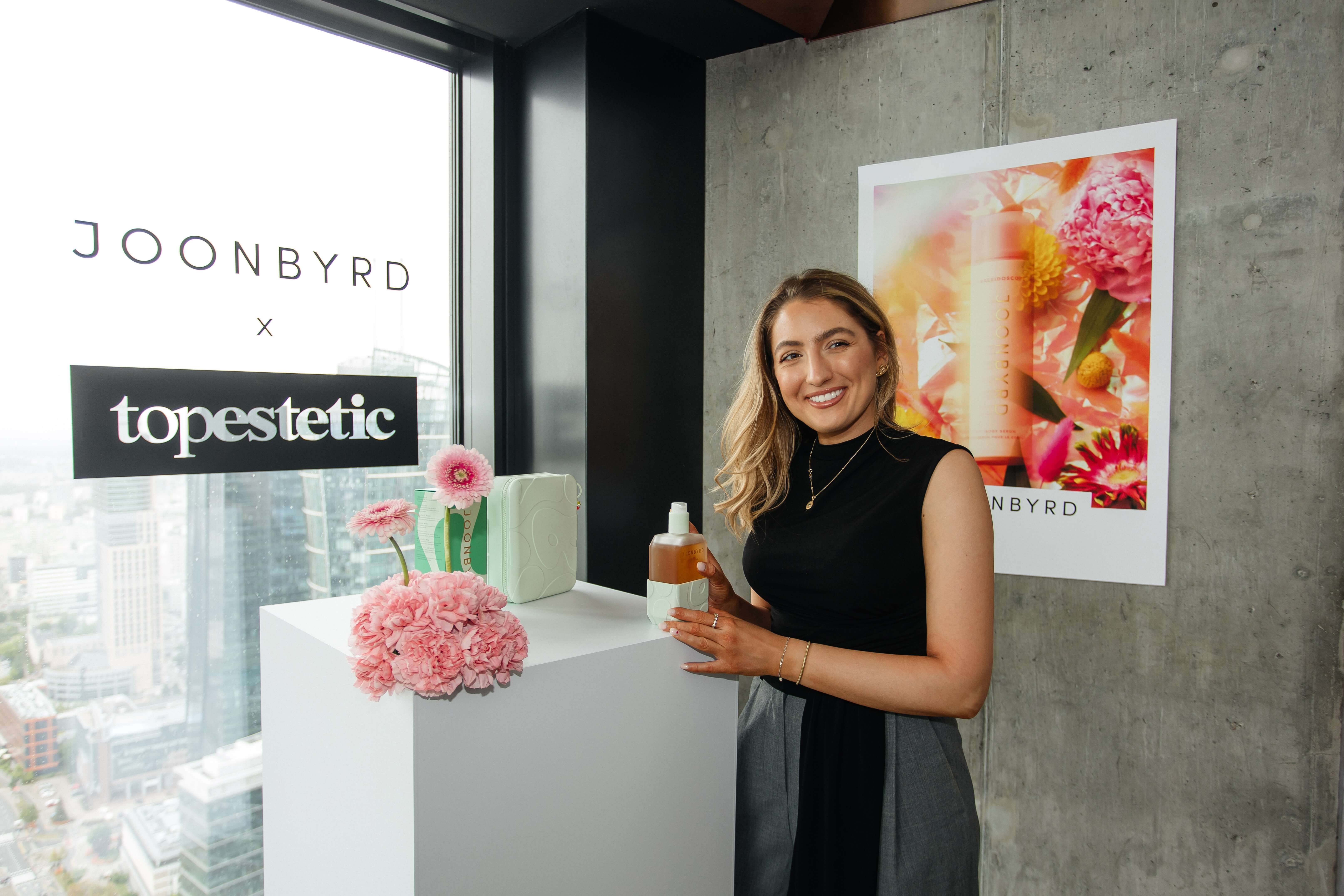 Event Topestetic i marki Joonbyrd