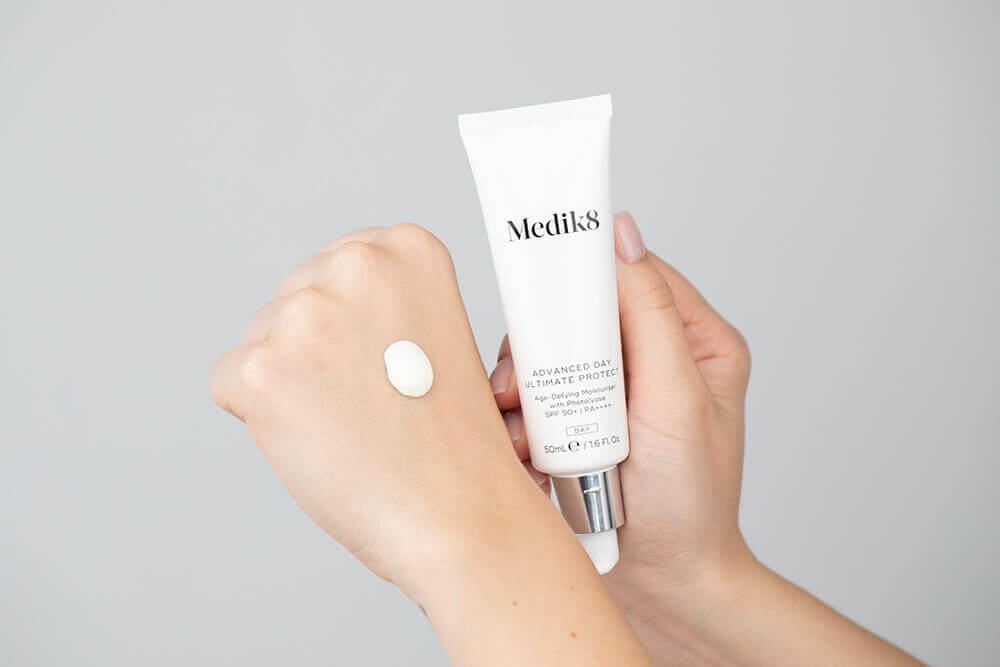 Medik8 Advanced Day Ultimate Protect SPF 50+ PA++++ Krem nawilżający z fotoliazą, zwalczający oznaki starzenia skóry, SPF 50+ PA++++ 50 ml