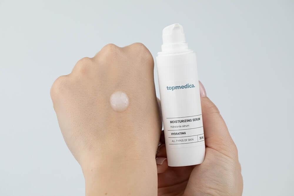 topmedica Moisturizing Serum Lekkie serum nawilżające z polisacharydami i ramnozą dla każdego typu cery 30 ml
