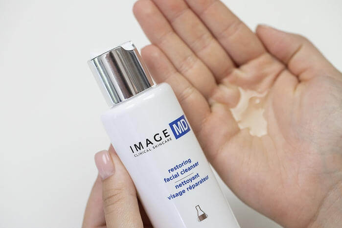 Image Skincare Restoring Facial Cleanser Preparat oczyszczający i delikatnie złuszczający 118 ml