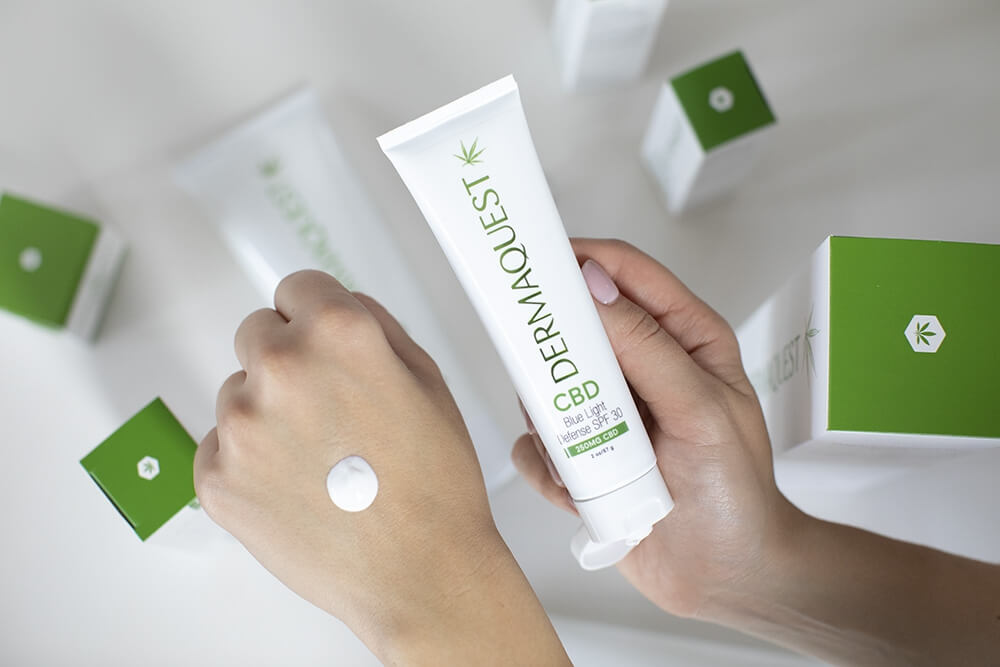 Dermaquest CBD Blue Light Defense SPF30 Krem fotoprotekcyjny z ochroną hev 57 g