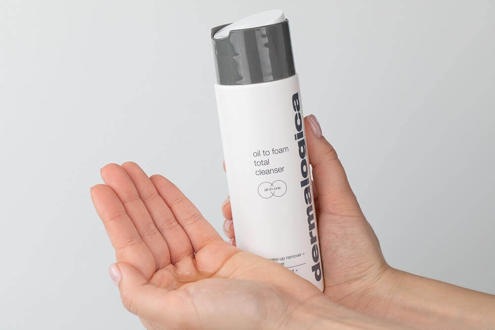 Dermalogica Oil to Foam Total Cleanser Preparat oczyszczający 2w1 w formule żelowo-lipidowej 250 ml