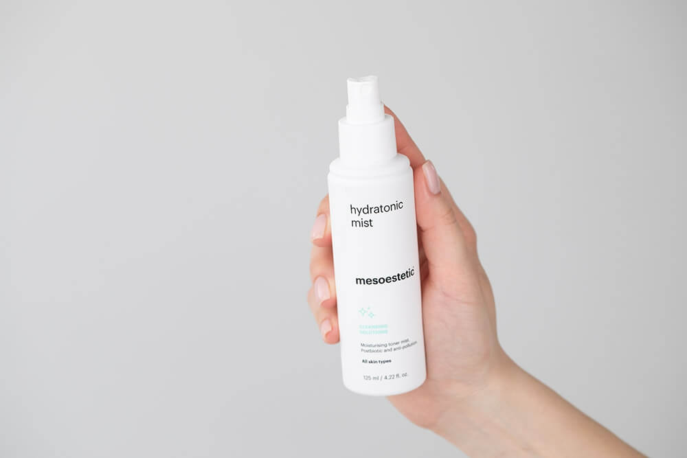 Mesoestetic Ha Densimatrix + Hydratonic Mist ZESTAW Serum z kwasem hialuronowym 30 ml + Nawilżający tonik do twarzy w mgiełce 125 ml + Kosmetyczka 1 szt