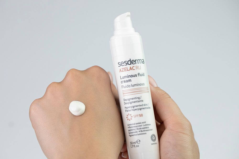 Sesderma Azelac RU Luminous Fluid Cream SPF 50 Emulsja rozświetlająca 50 ml