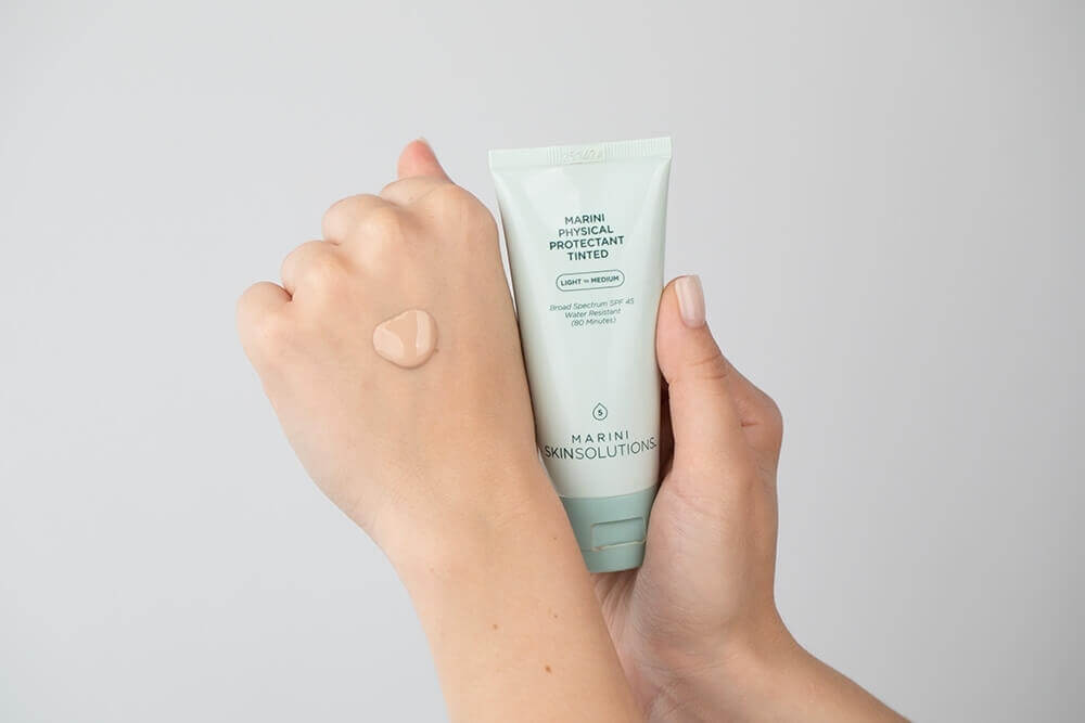 Marini SkinSolutions Physical Protectant Tinted SPF 45 Light To Medium Krem ochronny koloryzujący (kolor średni) 57 g