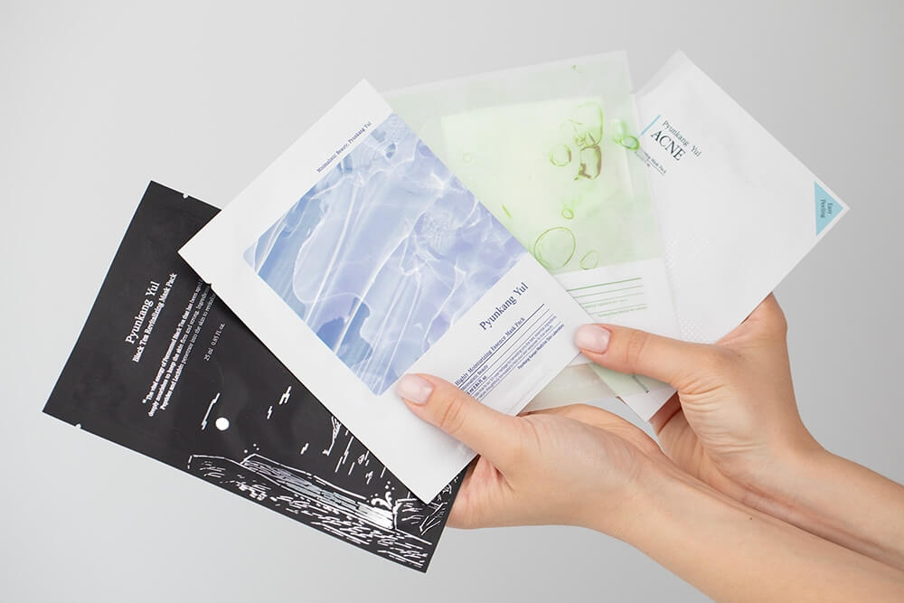 Pyunkang Yul Ladies Night ZESTAW Maska dla cery trądzikowej 1 szt + Regenerująca maska 25 ml + Maseczka łagodząco-kojąca 1 szt + Maska nawilżająca 1 szt