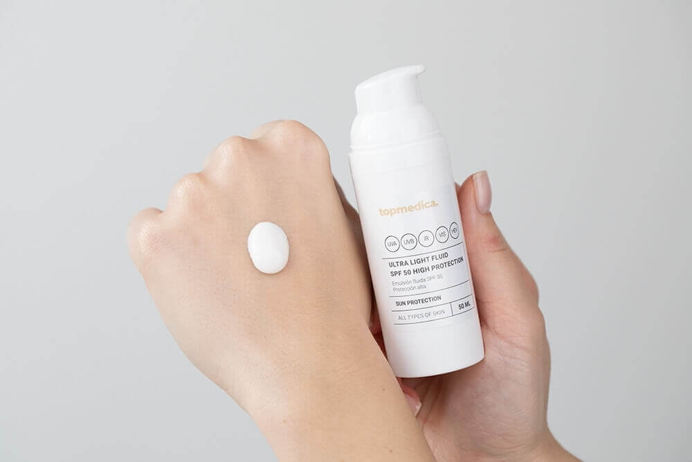topmedica Ultra Light Fluid SPF 50 High Protection Ultralekki fluid chroniący przed promieniowaniem UVA, UVB, IR, HEV 50 ml