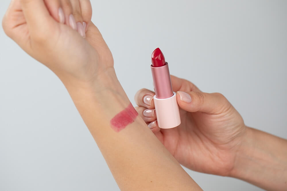 RVB LAB Make Up Volumising Lip Balm Intensywnie wypełniająca pomadka (nr 44) 3,7 g