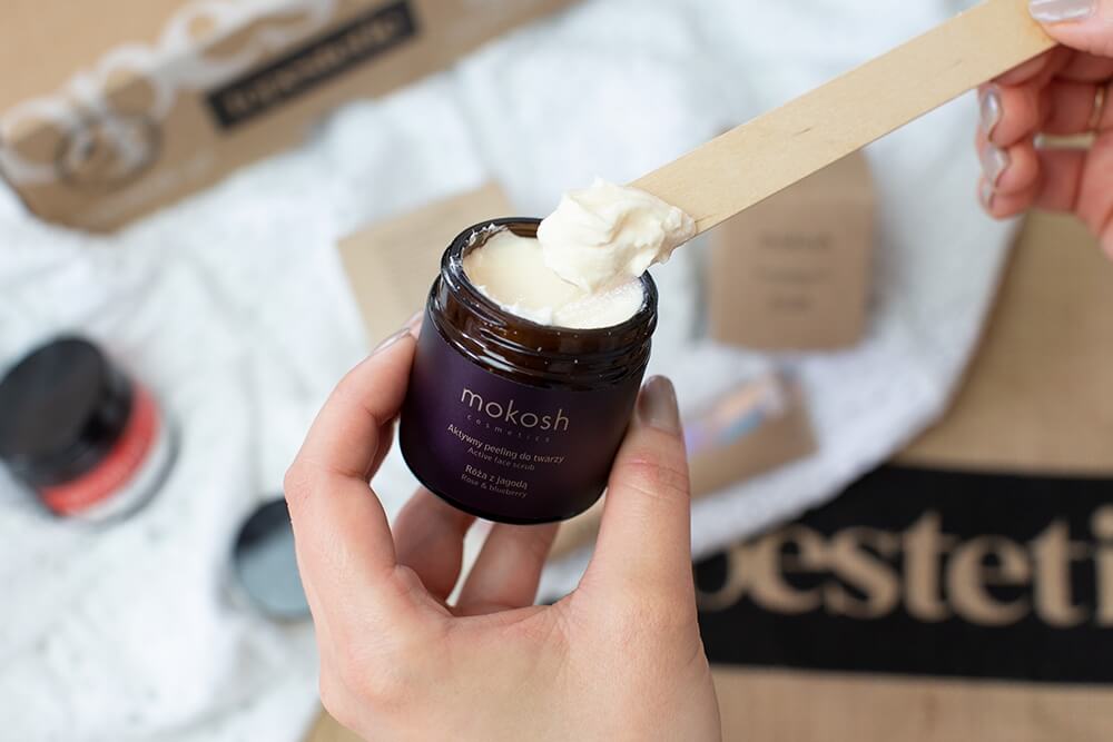 Mokosh Active Face Scrub Aktywny peeling do twarzy róża z jagodą 60 ml